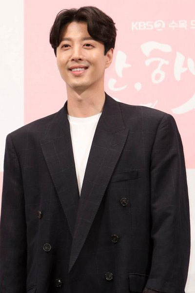 Watch the latest show Comeback Home with English subtitles for free in Asiaflix