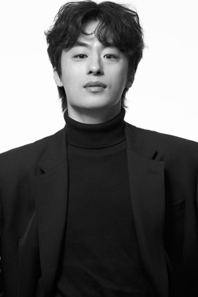 Watch the latest show New Generation War: Reawakened Man with English subtitles for free in Asiaflix